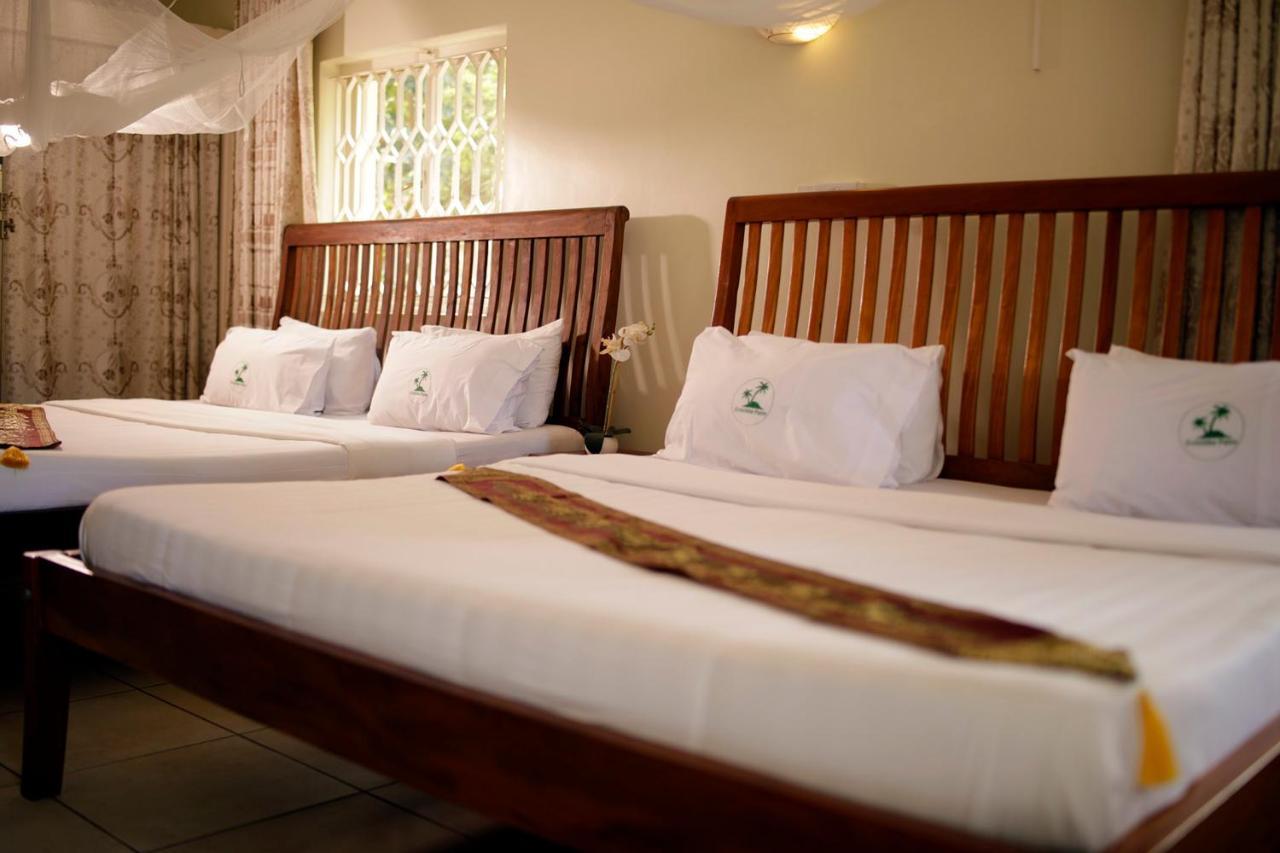 Entebbe Palm Hotel Экстерьер фото