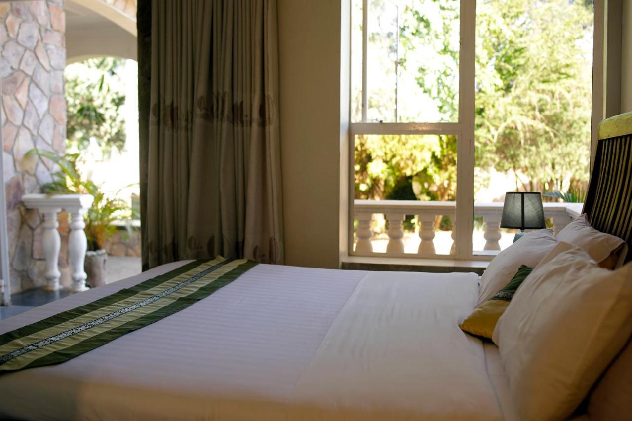 Entebbe Palm Hotel Экстерьер фото