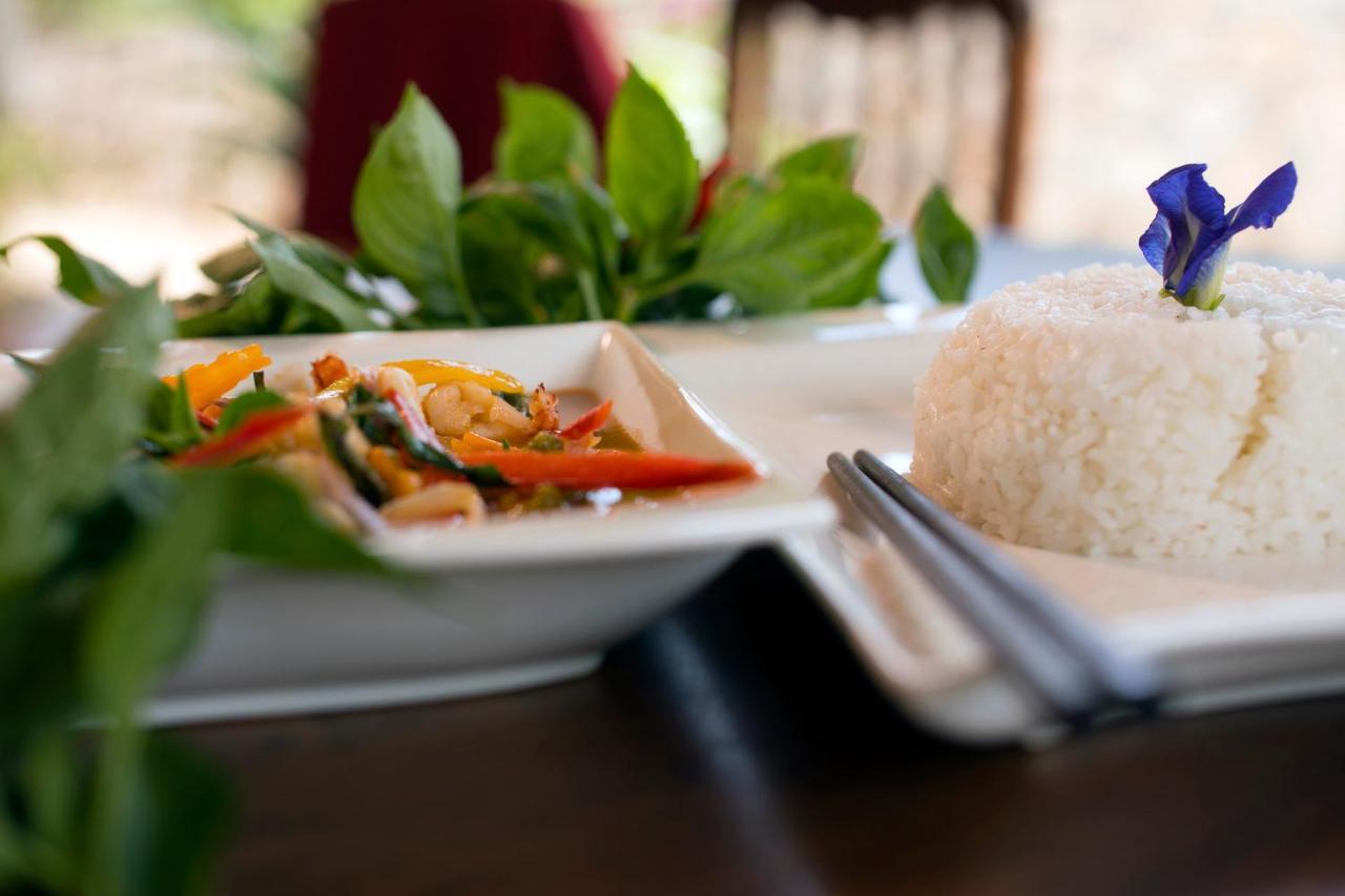 Entebbe Palm Hotel Экстерьер фото