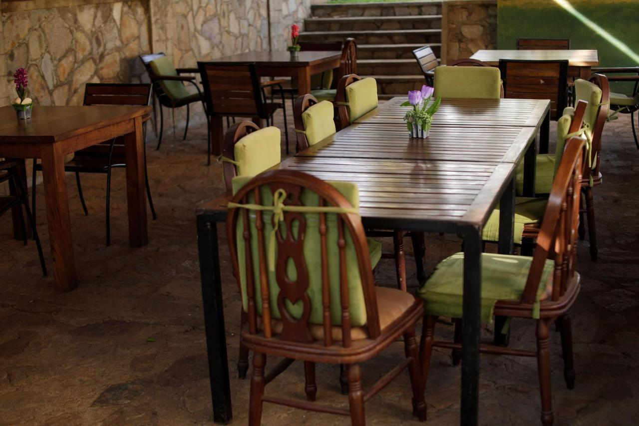 Entebbe Palm Hotel Экстерьер фото