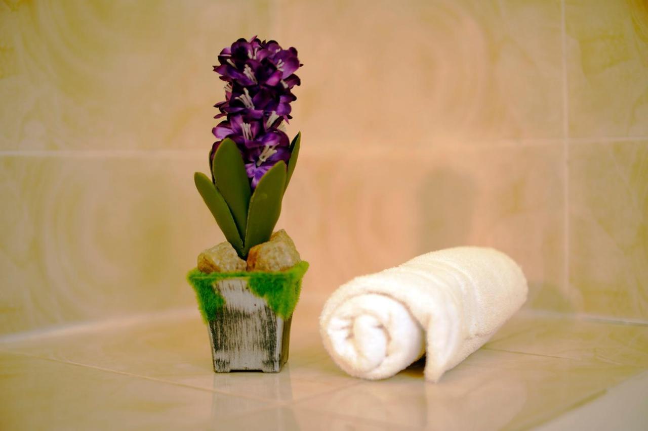 Entebbe Palm Hotel Экстерьер фото