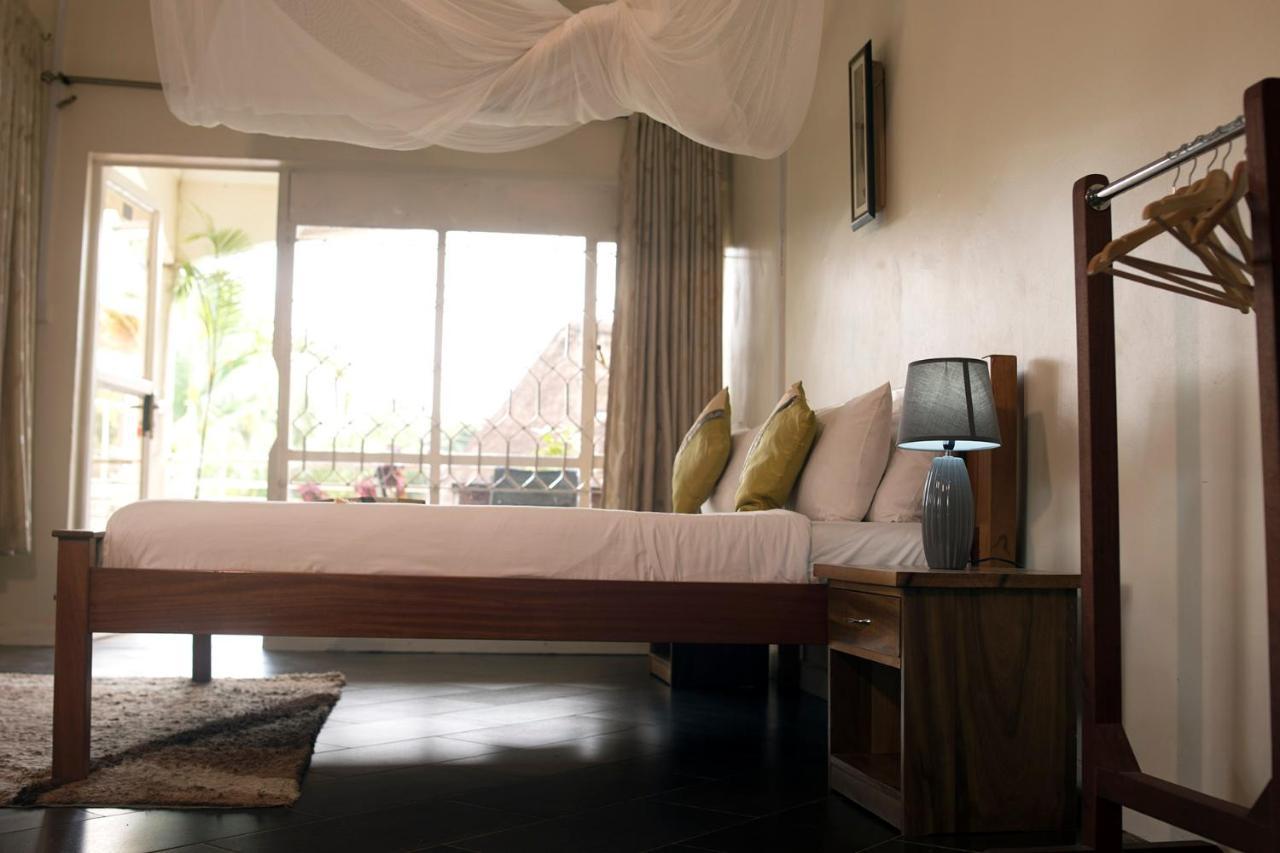 Entebbe Palm Hotel Экстерьер фото
