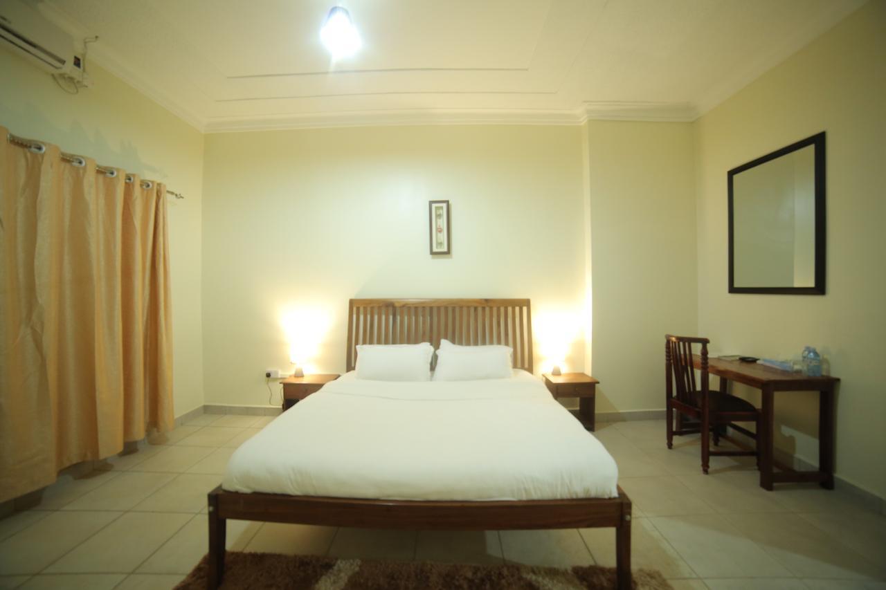 Entebbe Palm Hotel Экстерьер фото