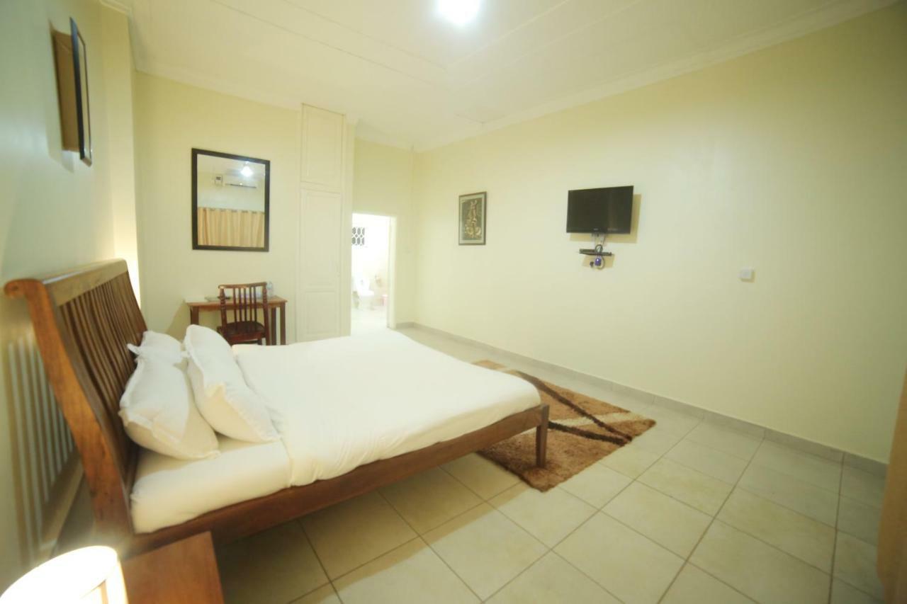 Entebbe Palm Hotel Экстерьер фото